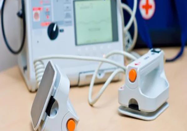 الکتروشوک Defibrillator برای احیا بیمار